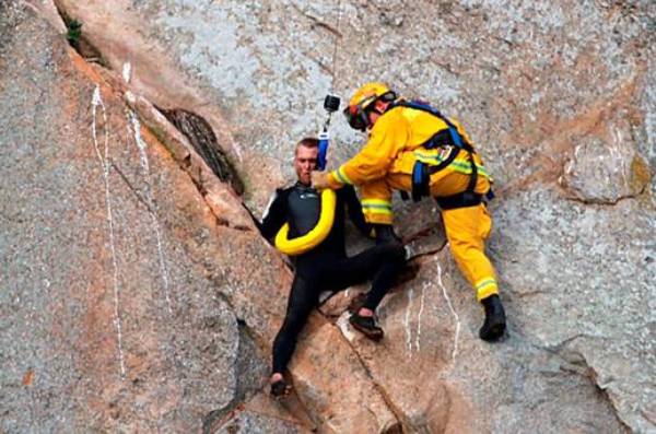 Man Left Stranded On A Cliff Shortly After Proposing To His Girlfriend