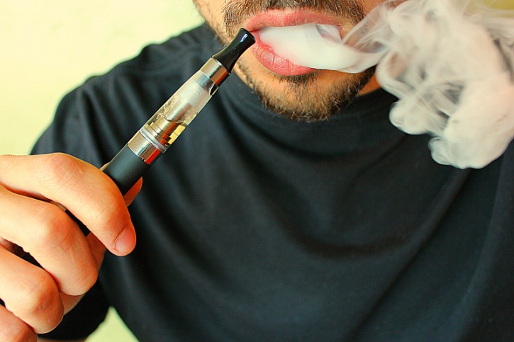 India India Just Made Its First Arrest for Selling E-Cigarettes But You Can Buy Them Online