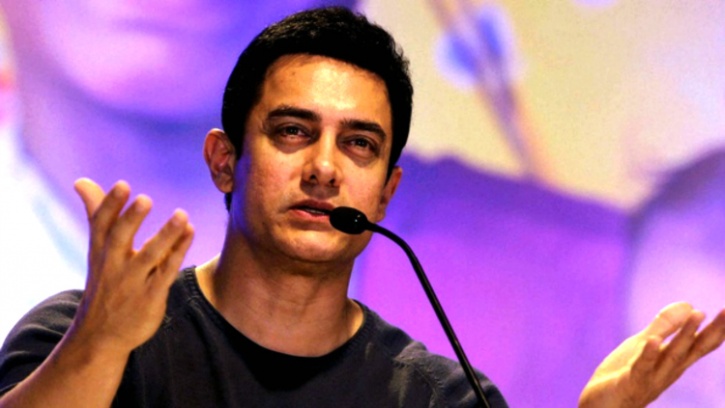 While Touring The Drought Hit Regions Of Maharashtra Aamir Khan Adopted 2 Villages