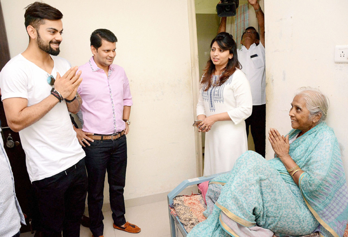 Virat Kohli Won Everyoneâ€™s Heart By Spending A Day At An Old Age Home In Pune