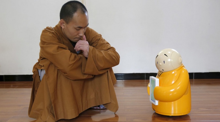 This 500-Year-Old Chinese Temple Has A Robot Buddhist Monk To Help You Find Inner Peace