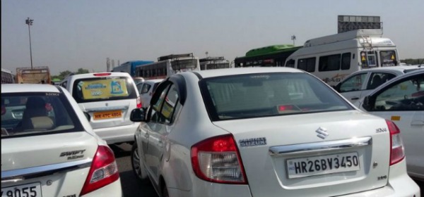 Cab Drivers Protesting Diesel Taxi Ban In NCR Block Roads Bring Delhi Traffic To Its Knees