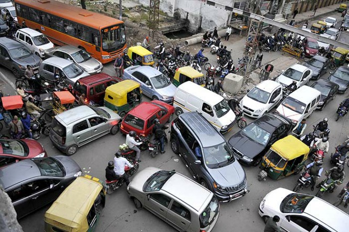 Signal-Free Corridors Not Practical In Delhi Traffic Intersections Should Be Revamped Recommends Ministerial Committee