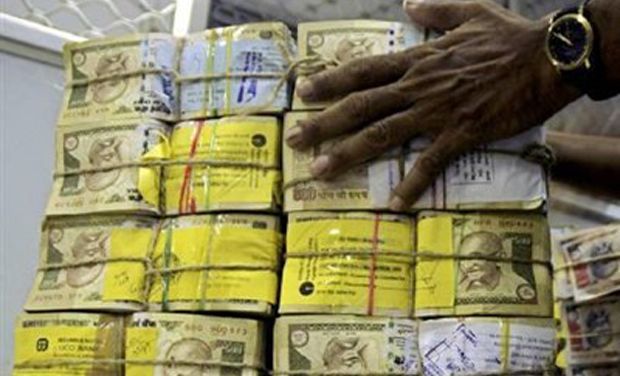 Election Officials Seize Rs 570 Crore From Three Containers in Tamil Nadu