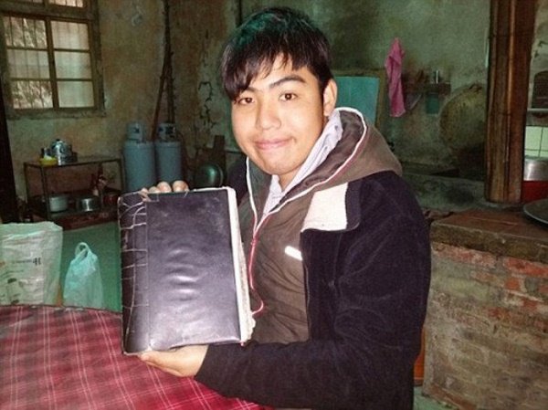 Here is The Real-Life Ghajini Story Of Cheng Who is Living With A 5-Minute Memory For 8 Years