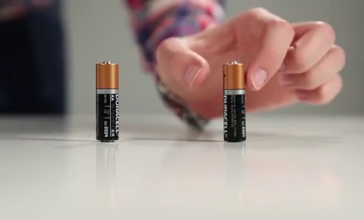 WATCH HOW TO USE AN AMAZINGLY EASY TRICK TO TEST A BATTERYâ€™S LIFE