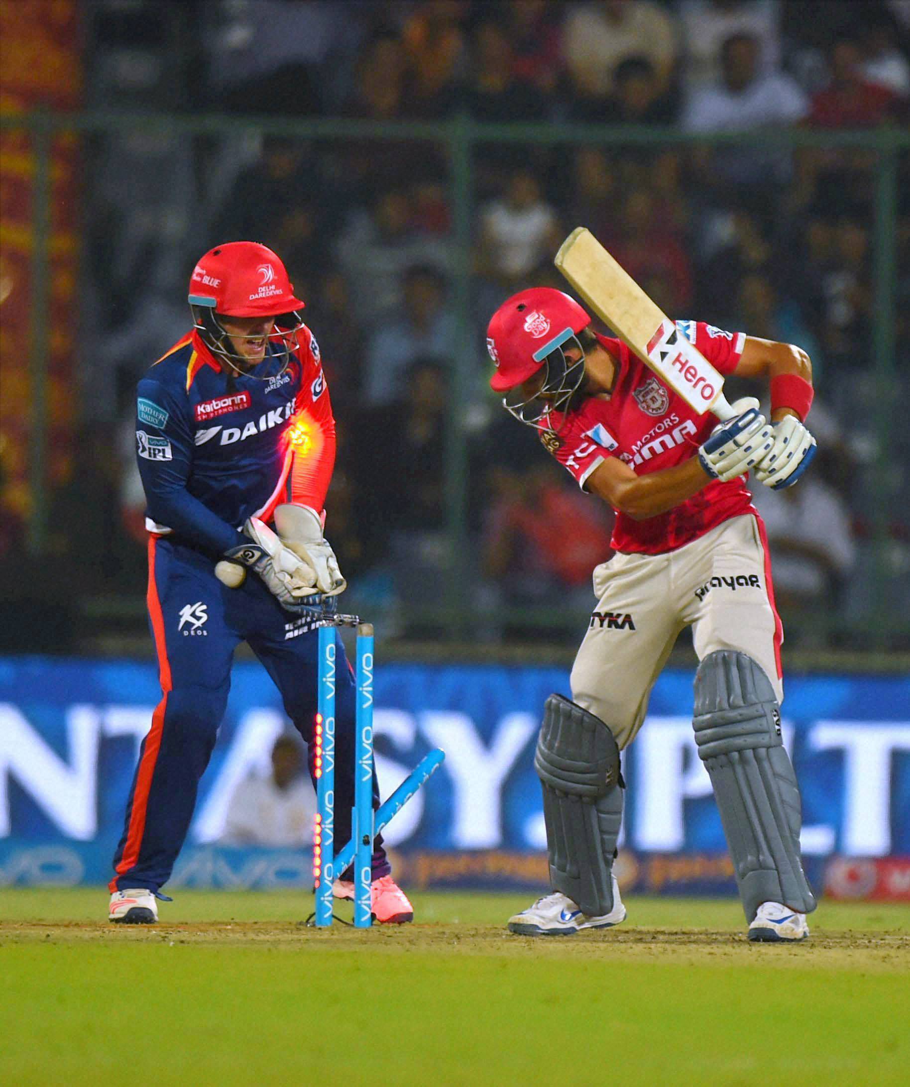 Mishra and de Kock Destroy Kings XI Punjab With Stunning Eight-Wicket Victory