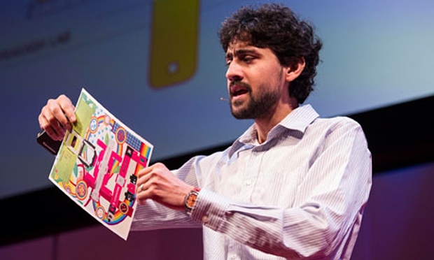 This Guy Invented A Microscope Made From Paper & It Can Break The Expensive Medical World