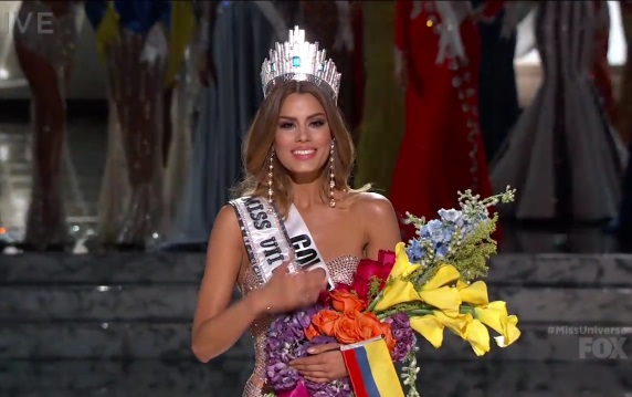 Watch The Awkward Moment Steve Harvey Announces The Wrong Miss Universe