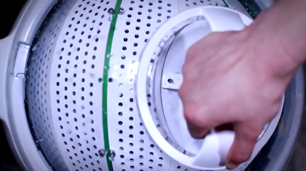 This Innovative Washing Machine Runs Without Any Electricity. How Cool Is That?
